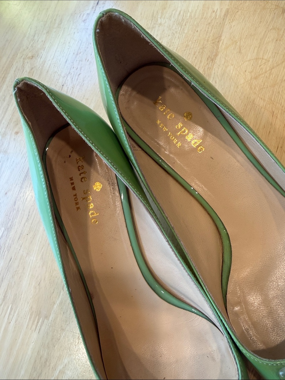 kate spade green patent pumps with lucite turquoise square accent 7B - Picture 7 of 8